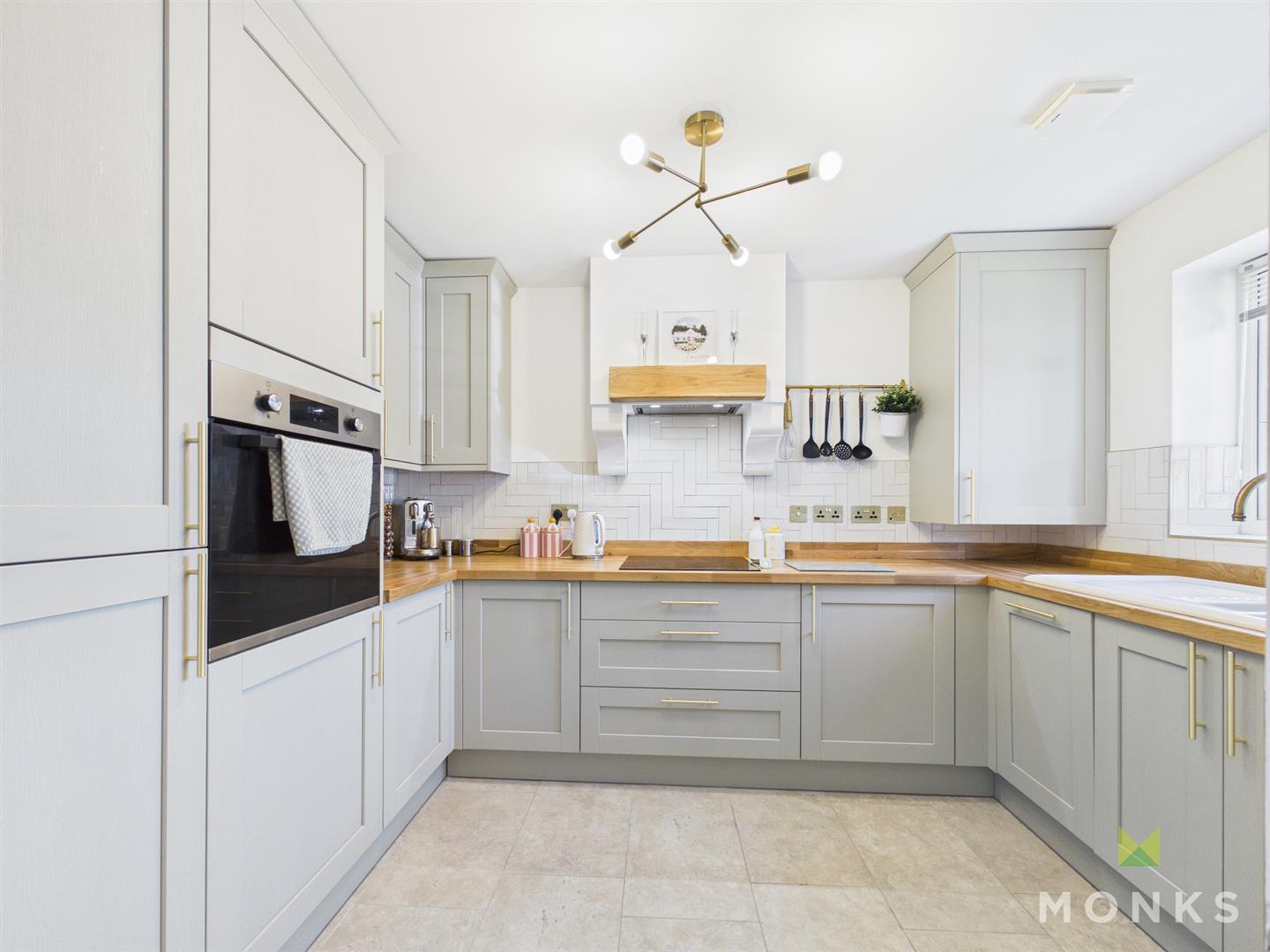 5 Lawford Gardens, Oswestry, SY11 3GX For Sale